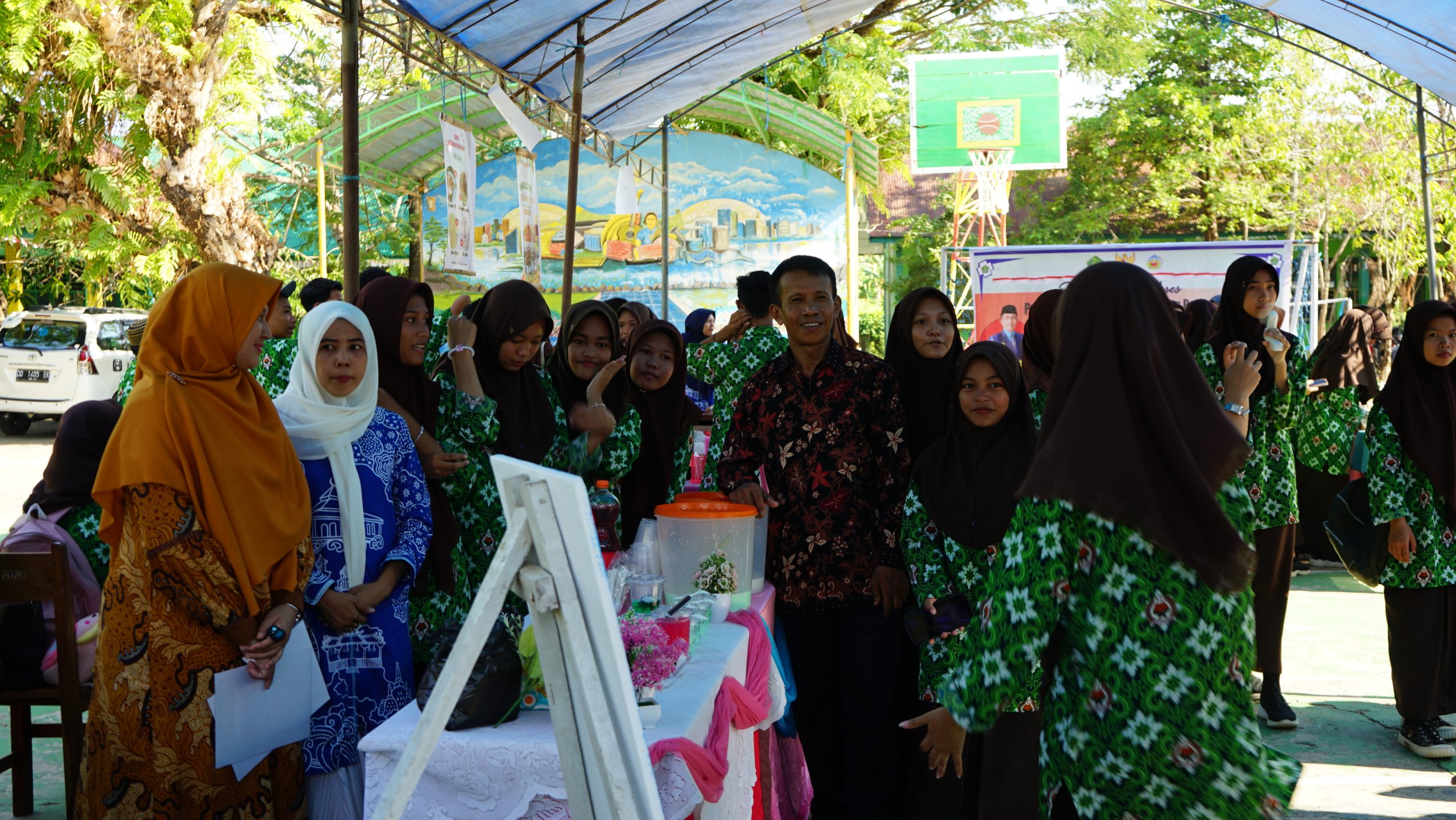 Membeludak ! Pengunjung Projek Kewirausahaan Kelas X MAN Pangkep